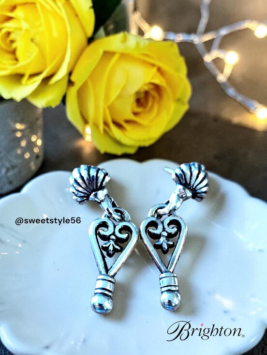 Brighton Jewelry - 💐BRIGHTON Vintage Silver Dangle Heart Earrings DELIGHTFUL!